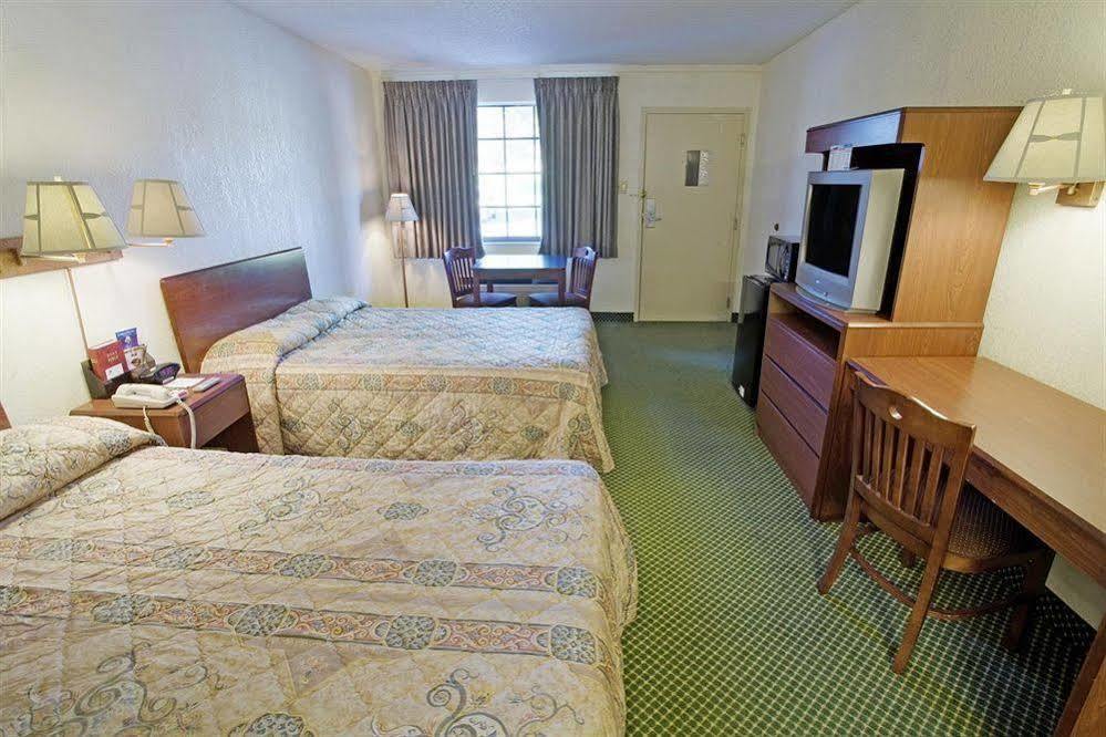 Americas Best Value Inn Richmond South Bellwood Zewnętrze zdjęcie